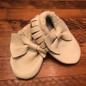 leather moccasins, cream, NWT
